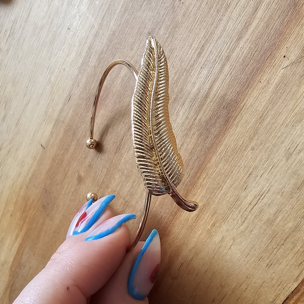 Chic Gold Feather Open Bracelet